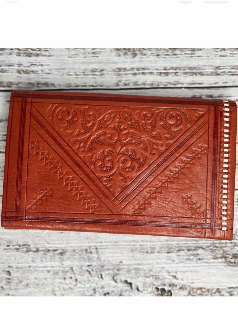 Vintage Hand Crafted Embossed Leather Wallet Sewn Butter‎ Soft Top Stitch